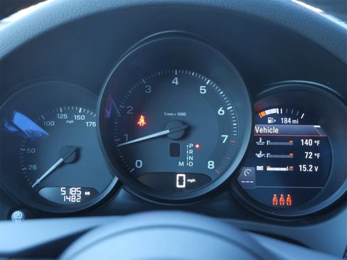 Used 2025 Porsche Macan image 16