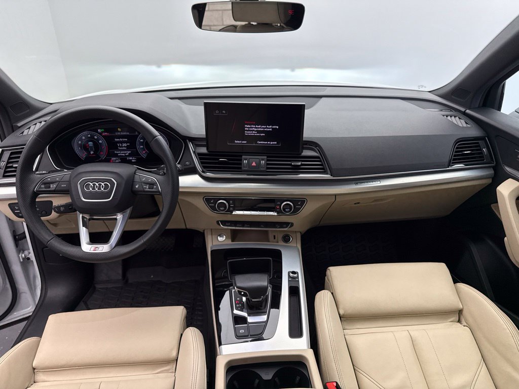 Used 2024 Audi Q5 2.0T Premium Plus w/ Premium Plus Package AWD/4WD image 32