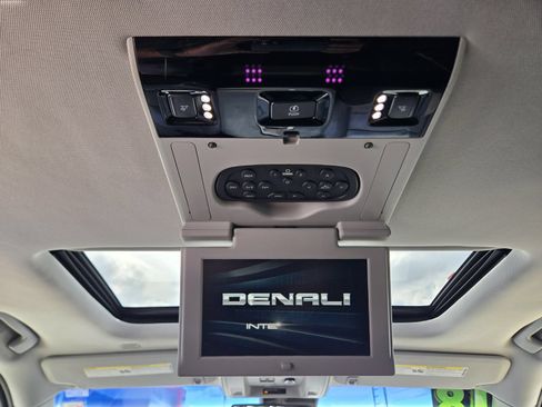 Used 2018 GMC Yukon XL Denali w/ Denali Ultimate Package AWD/4WD image 20