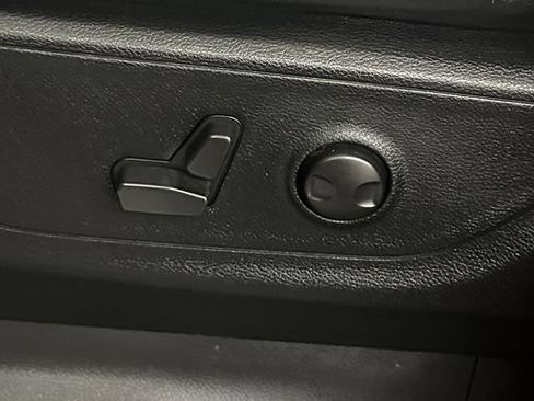 Used 2022 RAM 1500 Big Horn AWD/4WD image 13