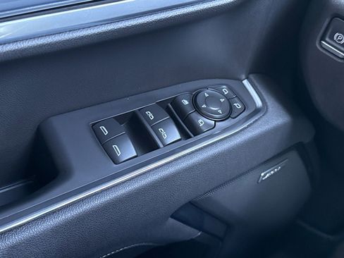 Used 2025 Chevrolet Silverado 1500 LTZ image 17