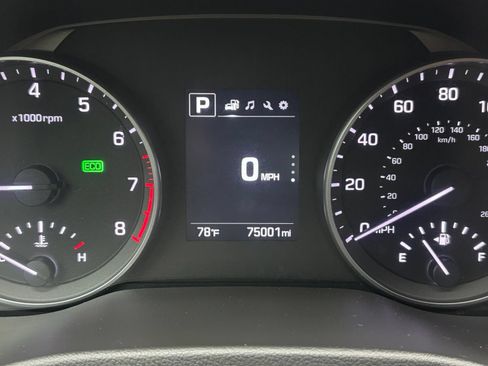 Used 2017 Hyundai Elantra Limited FWD image 11