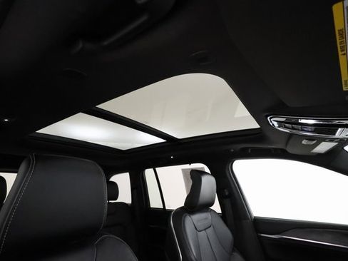 Used 2023 Jeep Grand Cherokee Overland w/ Advanced Protech Group III image 24