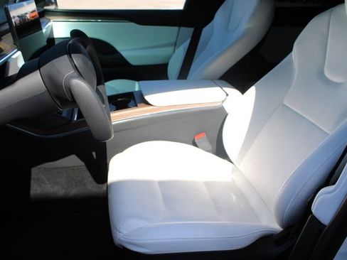 Used 2023 Tesla Model X AWD/4WD image 10