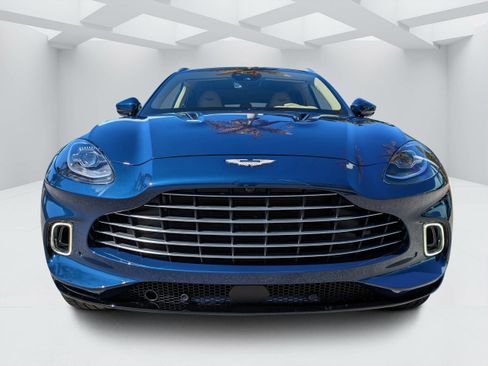 Used 2024 Aston Martin DBX image 8
