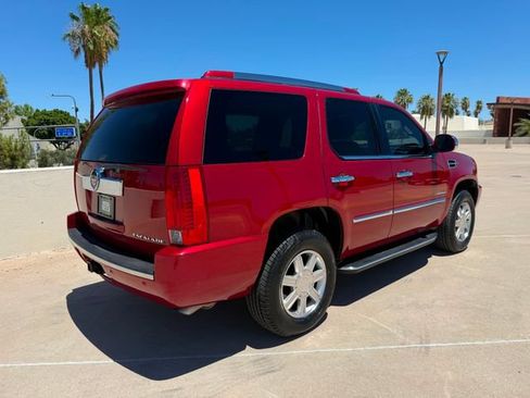 Used 2013 Cadillac Escalade AWD image 16