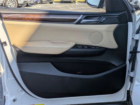 Used 2017 BMW X3 sDrive28i image 9