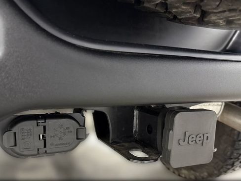 Used 2024 Jeep Wrangler Unlimited Rubicon AWD/4WD image 13