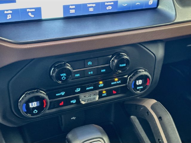 Used 2024 Ford Bronco Outer Banks AWD/4WD image 16