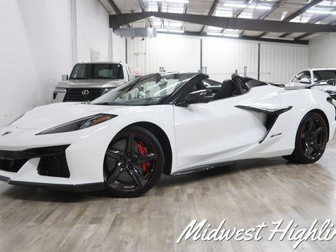 Used 2026 Chevrolet Corvette Z06 RWD image 8