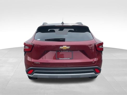 Used 2025 Chevrolet Trax LT w/ LT Convenience Package FWD image 7