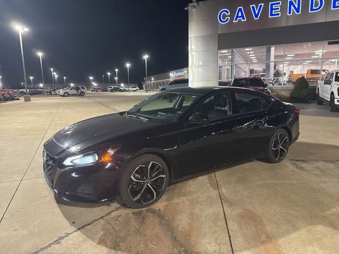 Used 2024 Nissan Altima 2.5 SR image 2