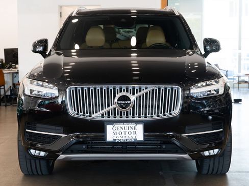 Used 2016 Volvo XC90 T6 AWD/4WD image 2