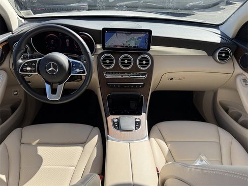 Certified 2022 Mercedes-Benz GLC 300 4MATIC image 2