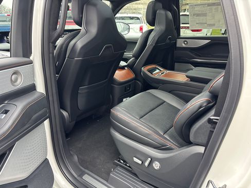New 2026 Lincoln Navigator L Black Label AWD/4WD image 27