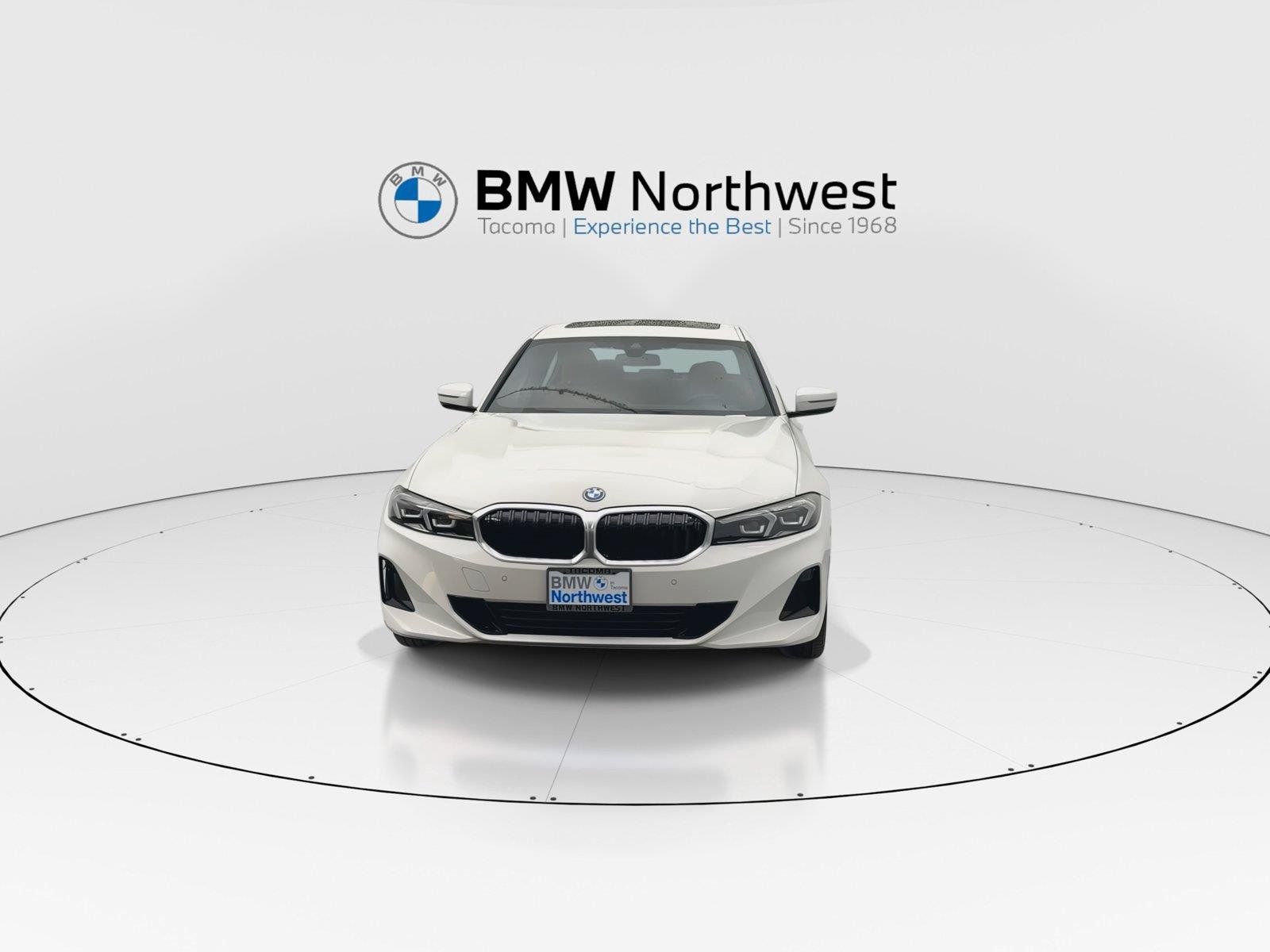 Used 2024 BMW 330e w/ Convenience Package RWD image 8