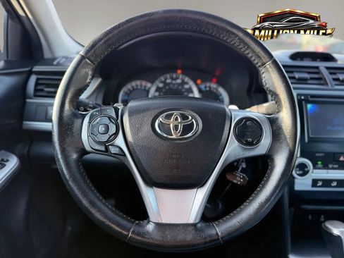 Used 2014 Toyota Camry SE FWD image 24
