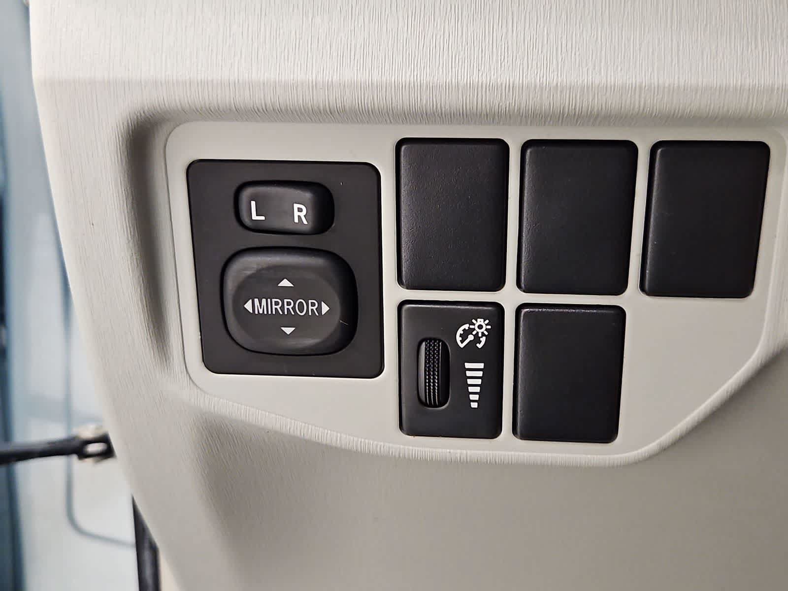 Used 2014 Toyota Prius Three FWD image 30