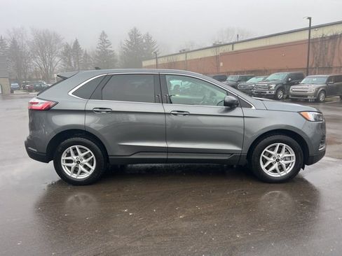 Used 2024 Ford Edge SEL w/ Convenience Package image 4