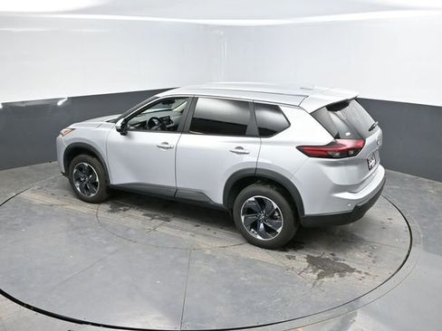 Used 2025 Nissan Rogue SV AWD/4WD image 42