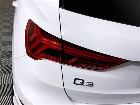 Used 2020 Audi Q3 2.0T Premium w/ Convenience Package image 28