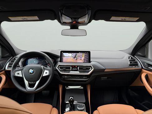 Used 2025 BMW X4 xDrive30i w/ Premium Package AWD/4WD image 9