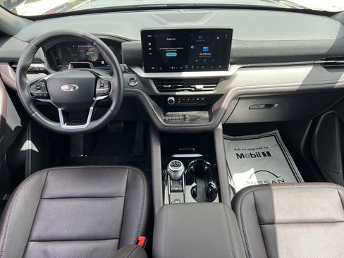 Used 2025 Ford Explorer Platinum w/ LUX Leather Package AWD/4WD image 9