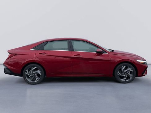 New 2026 Hyundai Elantra Limited FWD image 2