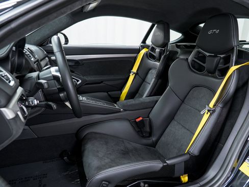 Used 2016 Porsche Cayman GT4 image 5