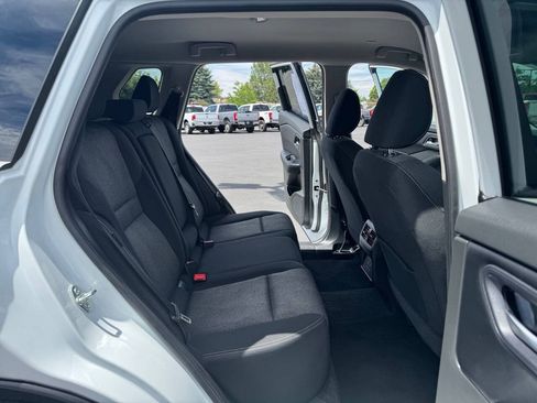 Used 2024 Nissan Rogue SV FWD image 31