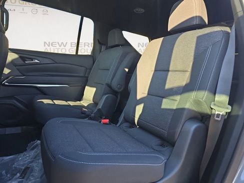 New 2026 Chevrolet Traverse LT image 13
