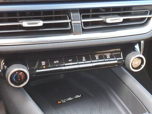 New 2026 Chevrolet Equinox EV LT image 12