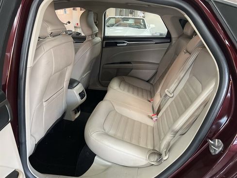 Used 2018 Ford Fusion SE w/ Fusion SE Technology Package image 22