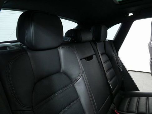 Certified 2023 Porsche Macan image 22