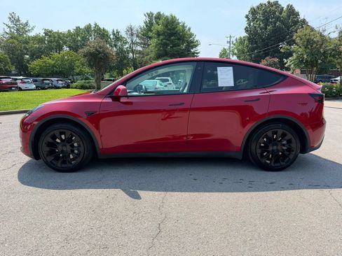 Used 2022 Tesla Model Y Long Range AWD/4WD image 8