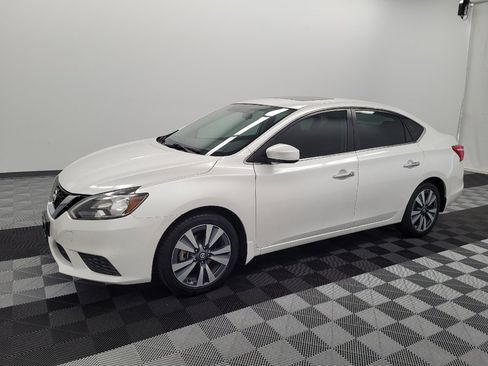 Used 2019 Nissan Sentra SV w/ Special Edition Package FWD image 2