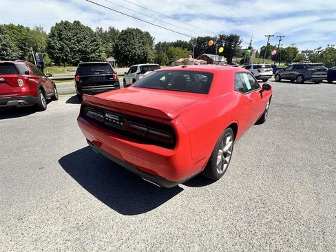 Used 2022 Dodge Challenger GT RWD image 6