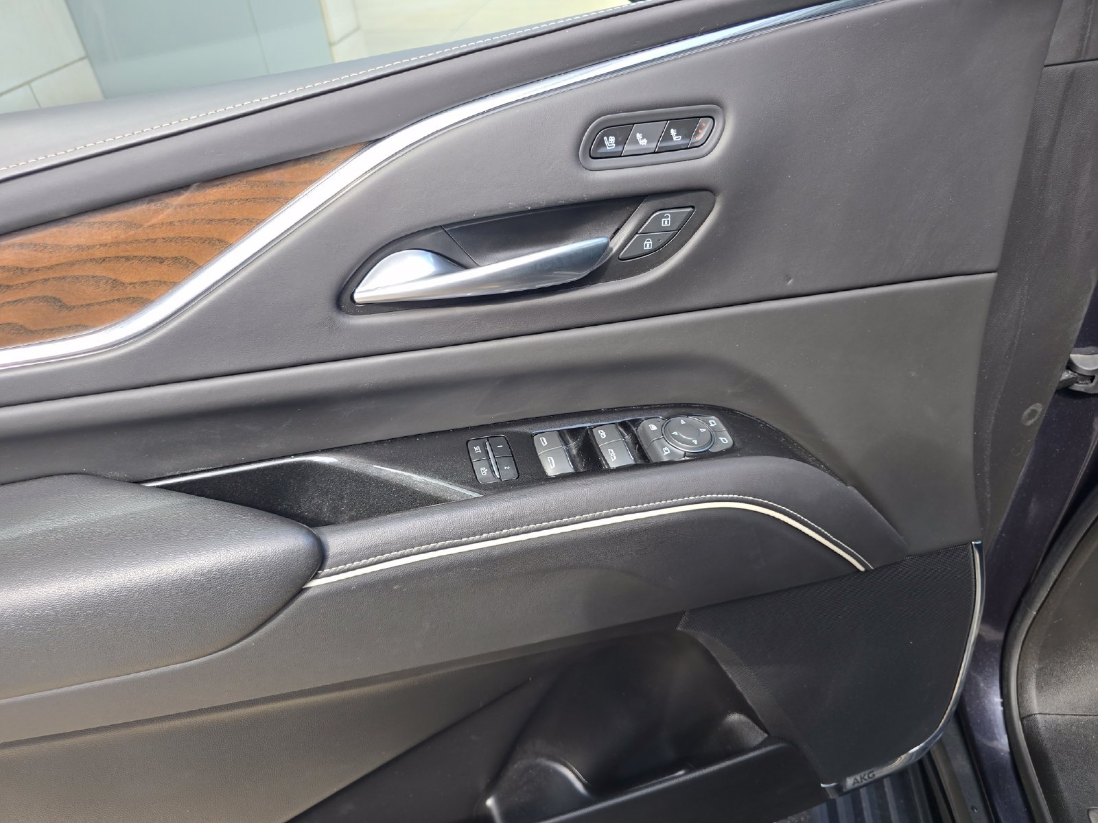 Used 2023 Cadillac Escalade ESV Premium Luxury Platinum w/ LPO, Floor Liner Package AWD/4WD image 31