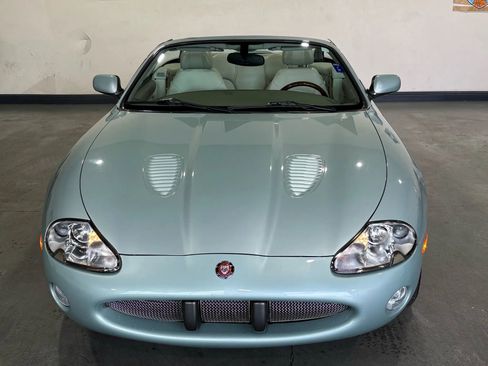 Used 2001 Jaguar XKR Convertible image 4