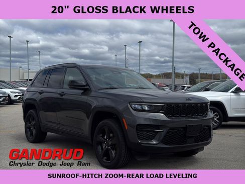 Used 2024 Jeep Grand Cherokee Altitude AWD/4WD image 1