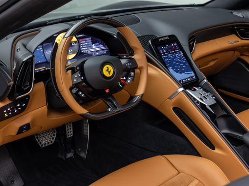 Used 2025 Ferrari Roma Spider RWD image 36