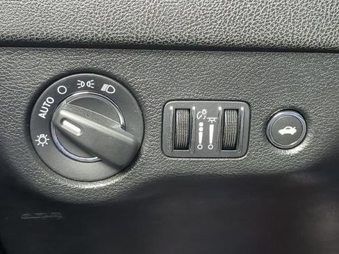 Used 2022 Chrysler 300 Touring RWD image 25