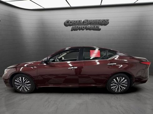 Certified 2024 Nissan Altima 2.5 SV FWD image 2