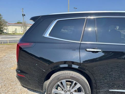 Used 2020 Cadillac XT6 Premium Luxury AWD/4WD image 11