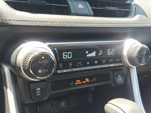 Used 2025 Toyota RAV4 XLE AWD/4WD image 15