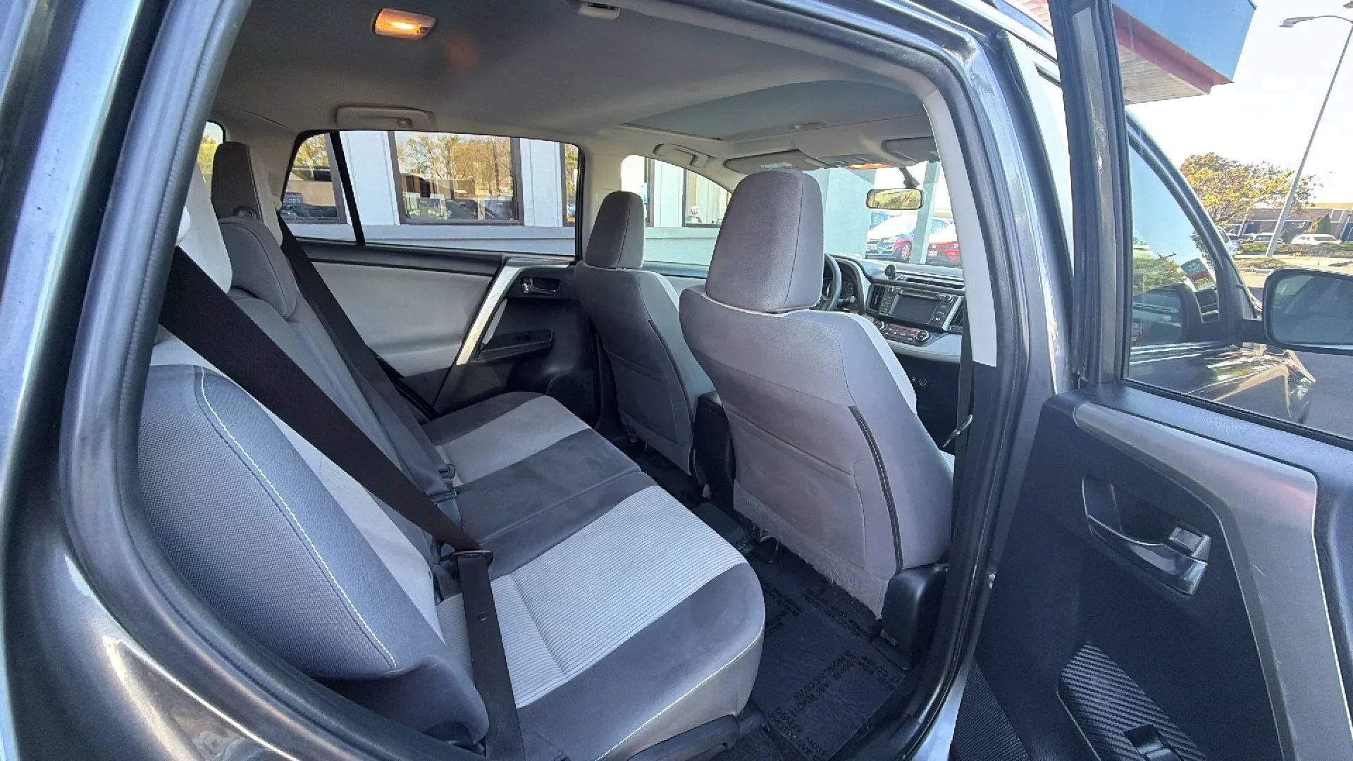 Used 2015 Toyota RAV4 XLE AWD/4WD image 23