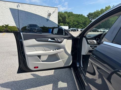 Used 2015 Mercedes-Benz CLS 400 4MATIC w/ Premium 2 Package image 11