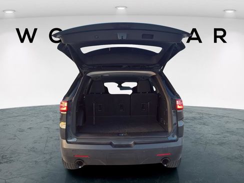 Used 2020 Chevrolet Traverse LT image 9