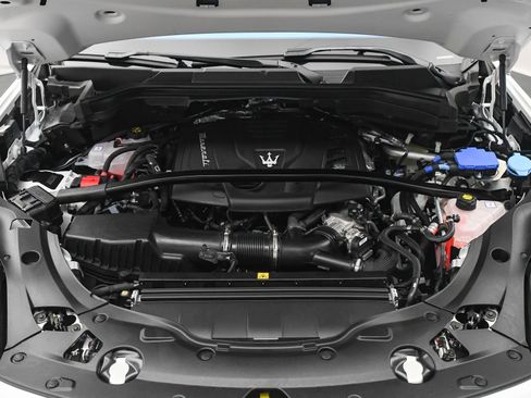 New 2025 Maserati Grecale Modena image 28