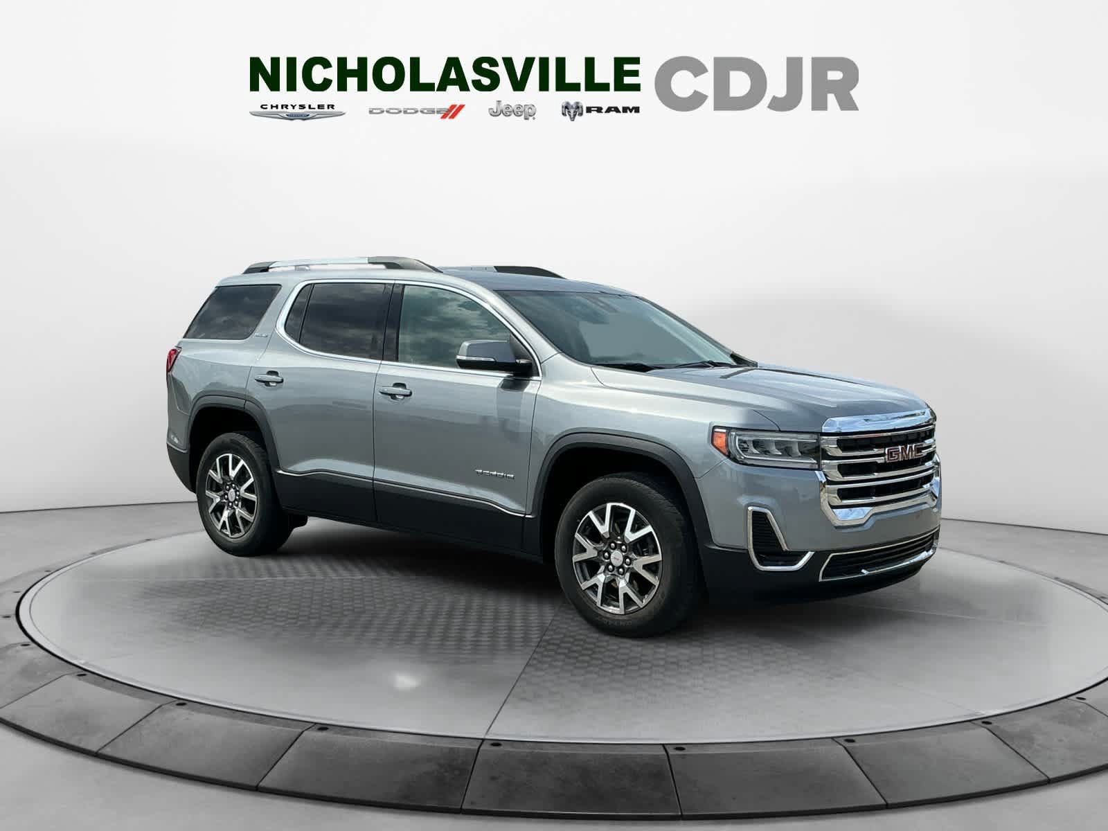 Used 2023 GMC Acadia SLE w/ Driver Convenience Package FWD image 7